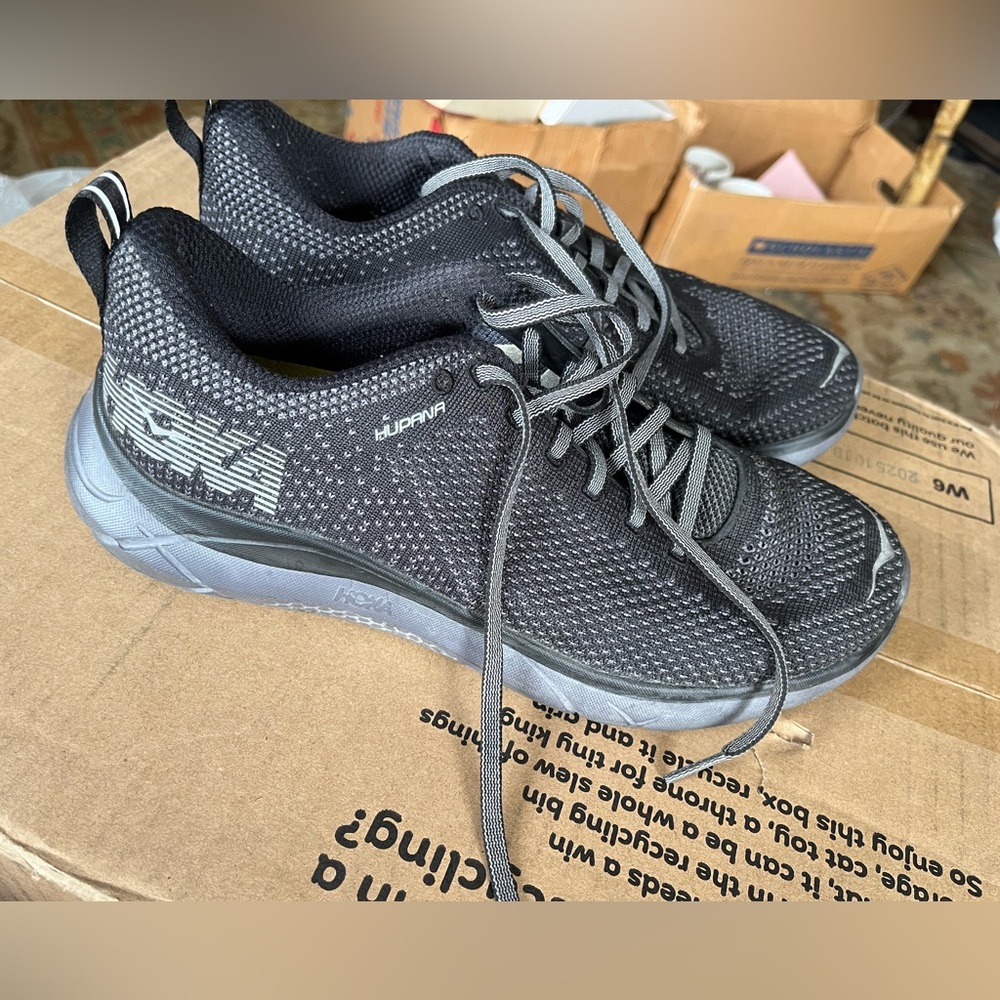 Hoka One One Black Hupana 2 Athletic Shoes size 9